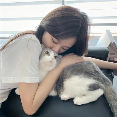吞噬太阳的女子